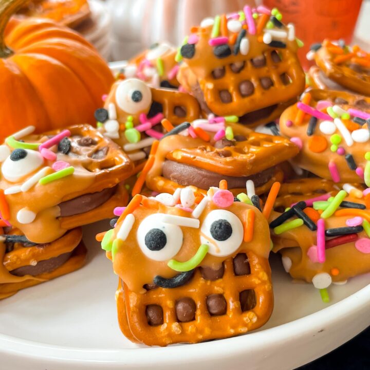 Fall & Halloween Pretzel Snacks - Pumpkin Obsessed